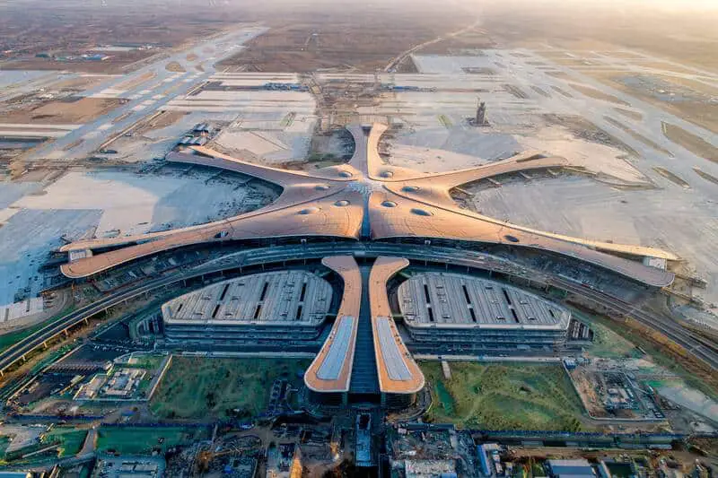 Largest us airports by size