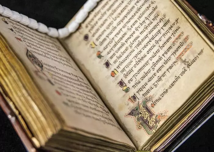 Top 10 Oldest Book In The World